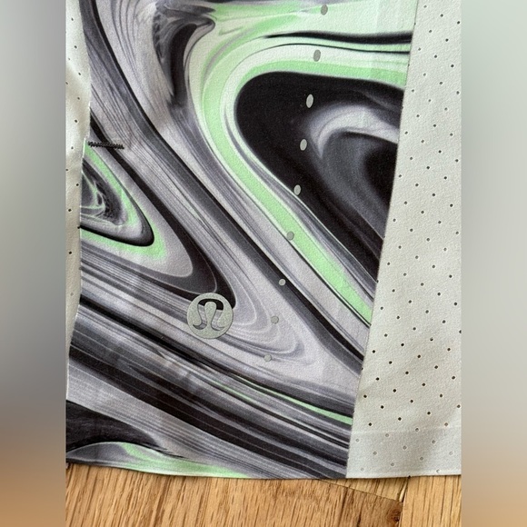 NEW Lululemon Swift Ventilated Running Tank Top Paint Glide Warp Multi Size 4 - Picture 8 of 11